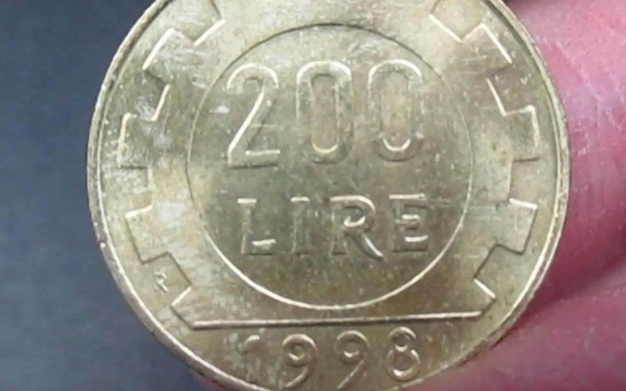 Monete da 500 lire bimetalliche, simbolo di valore collezionistico attuale.