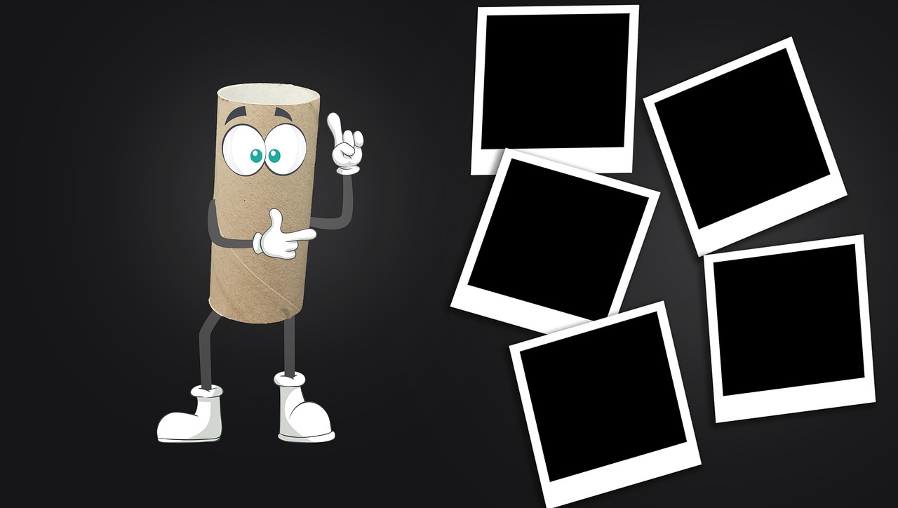 Rotoli di carta igienica vuoti utilizzati per creazioni artistiche e progetti di riciclo creativo.